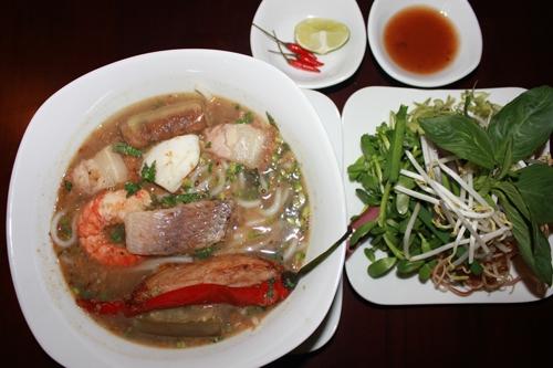4 món bún đặc sản của các vùng ở Sài Gòn