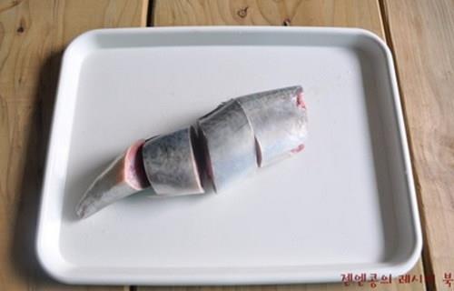 Cá kho theo kiểu Hàn Quốc