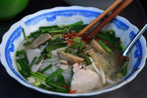 Các món ăn đường phố giá dưới 15.000 đồng ở Sài Gòn
