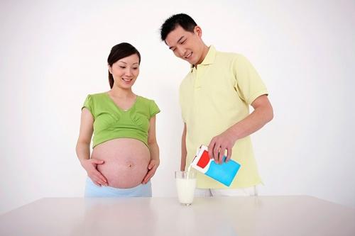 Mách mẹ bầu một số loại sữa nên dùng