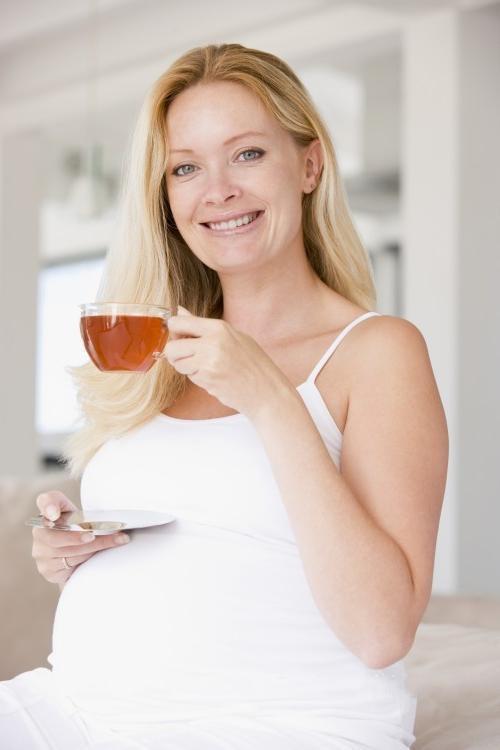 Uống trà và cà phê trong thời kỳ mang thai