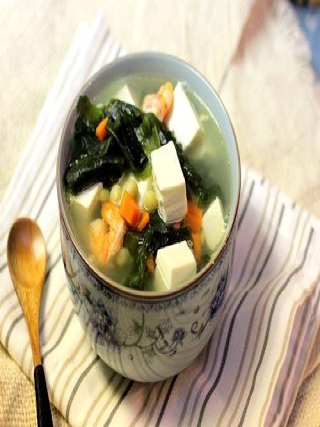 Canh đậu phụ non nấu rong biển