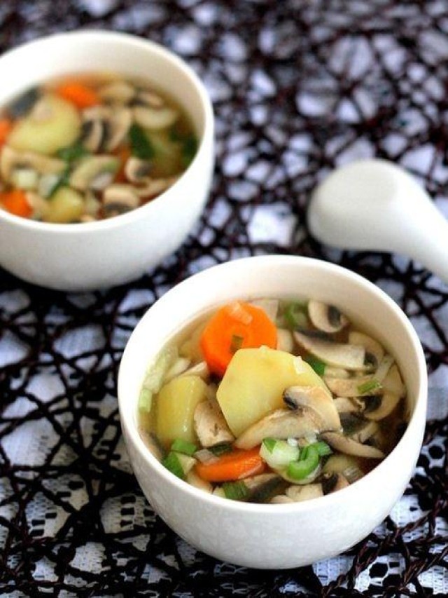 Canh khoai tây nấu nấm ngon ngọt dễ ăn