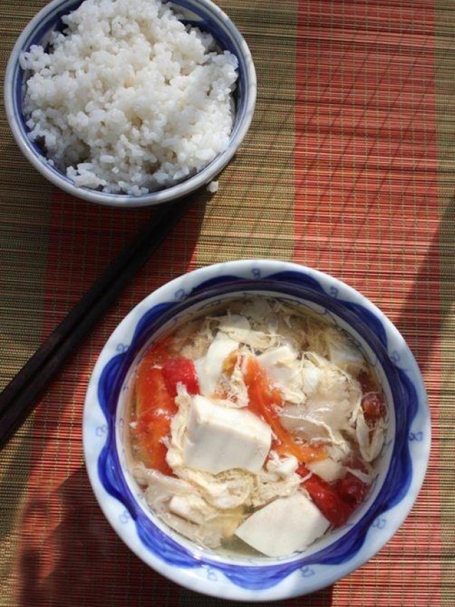 Canh trứng nấm thanh đạm mà đủ chất