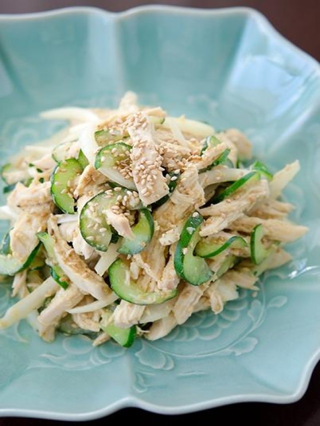Món nộm dưa leo thịt gà với vị giòn ngon