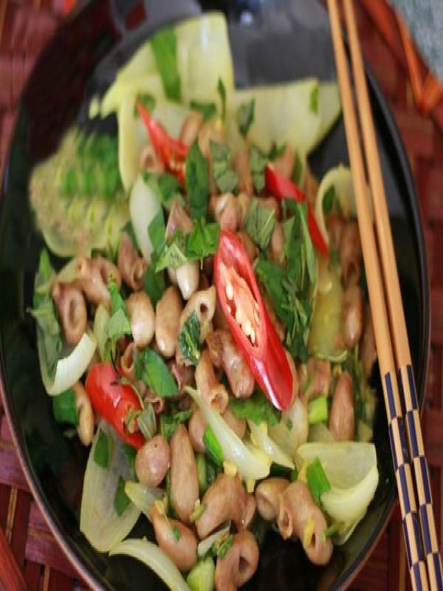 Giòn ngon lạ miệng món bao tử cá basa xào cay