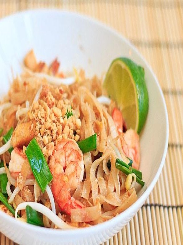 Mỳ xào thập cẩm nóng hổi cho ngày mưa