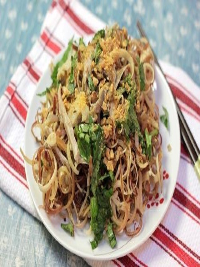 Nộm hoa chuối trộn thịt gà: Món ngon chống ngấy trong bữa cơm